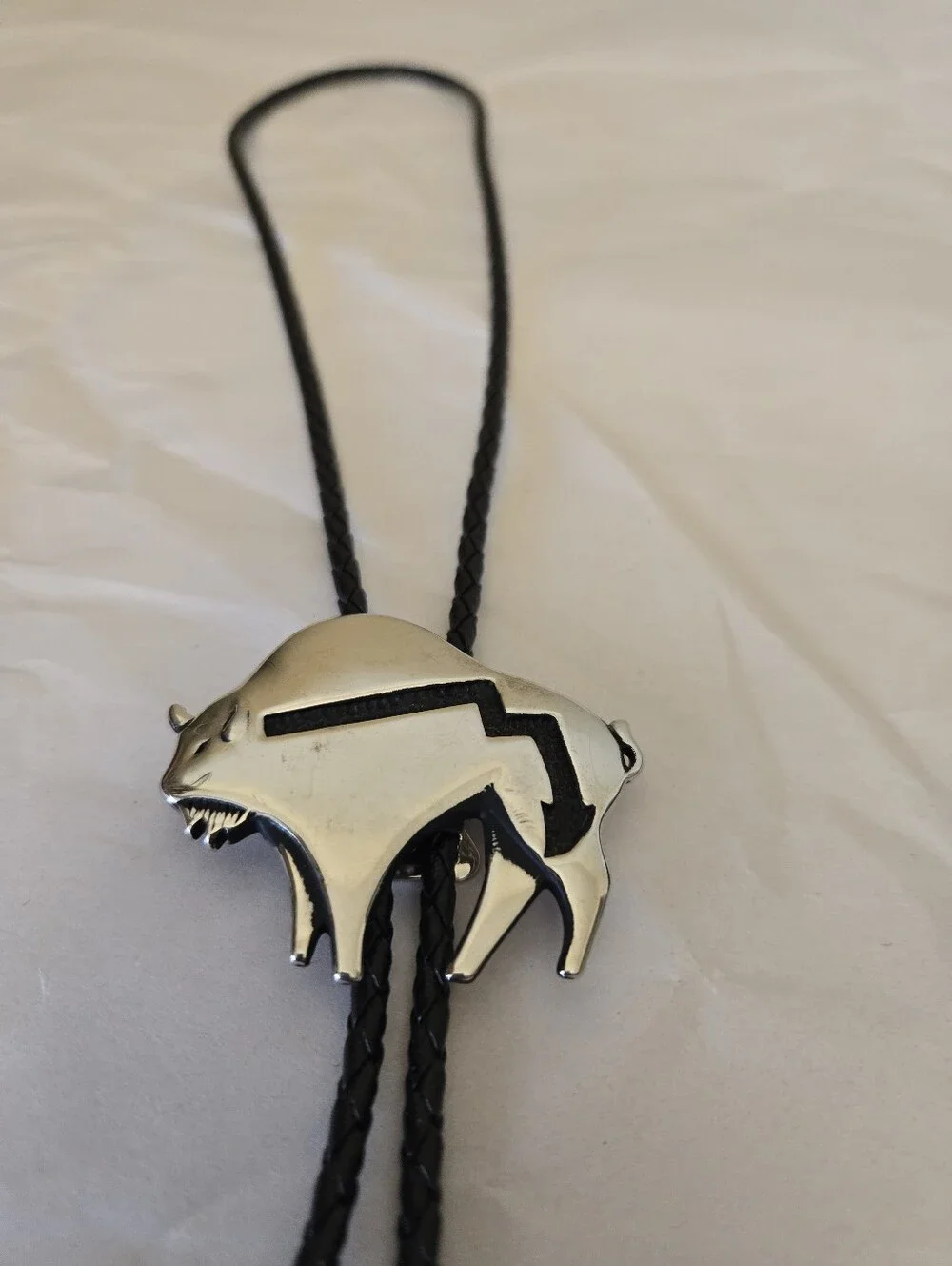 Bolo Tie Silver Tone Bull Black Arrow Cut Out Arrows As Bottom Anchor Western